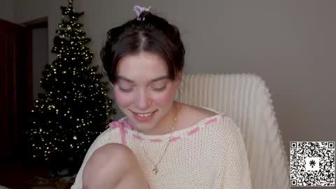 Snapshot of lilyewing_ chatting on December 24, 3:47 pm Lily online show from December 24, 3:47 pm