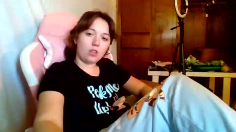 lily online show from August 4, 5:52 pm