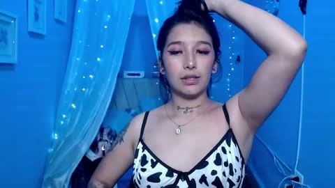 lilymoon_018 online show from June 20, 2:53 pm