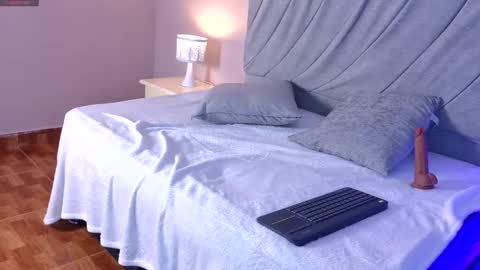 lilyplayful_1 online show from March 13, 10:22 pm