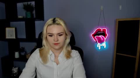 Lily online show from March 2, 7:26 am