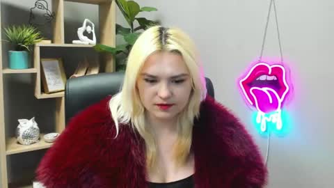 Lily online show from April 21, 6:31 am