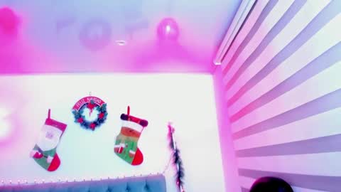 Snapshot of lina_bedoya chatting on December 22, 10:28 am Lina Bedoya online show from December 22, 10:28 am