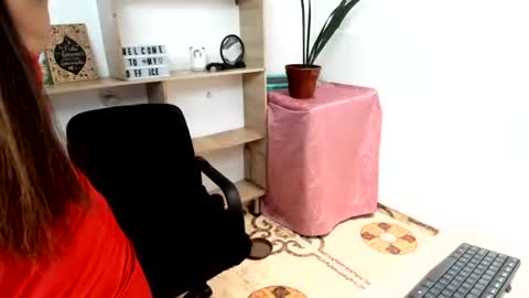 Lina Browm online show from August 3, 4:01 pm