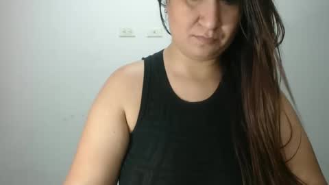 Snapshot of lina_playful chatting on February 10, 5:58 am iiisabella online show from February 10, 5:58 am