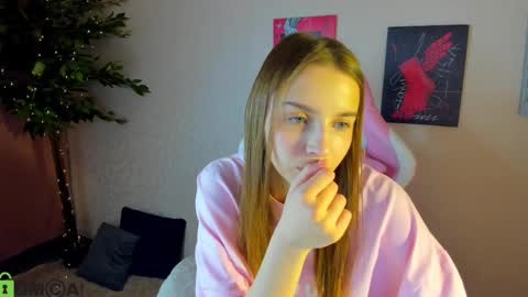 LINA online show from December 15, 1:00 am