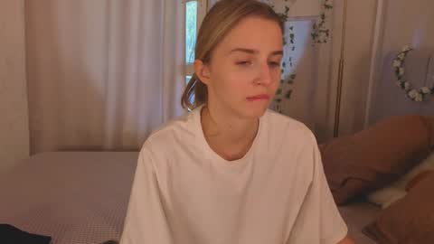 LINA online show from July 1, 1:16 am