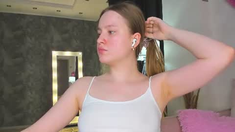 Lina online show from June 11, 3:25 am