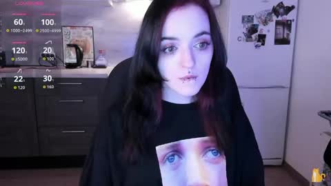 Lina 3  1715622743 online show from May 1, 7:39 pm