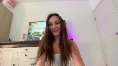 Lina online show from June 23, 9:40 am