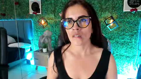 Lina  online show from May 5, 11:24 am