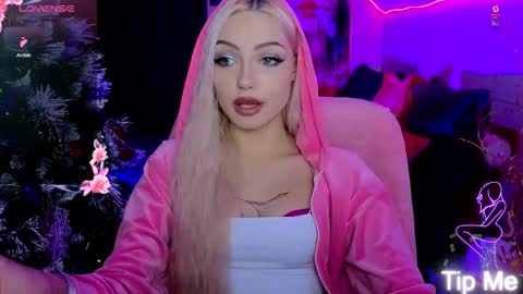 I am Lina online show from January 14, 6:46 pm