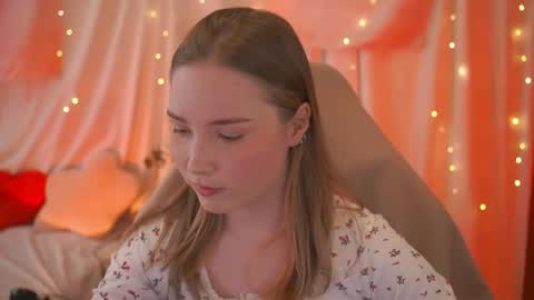 Lina online show from April 6, 6:03 am