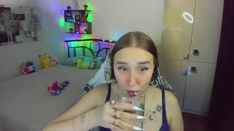 Lina online show from April 28, 9:29 pm