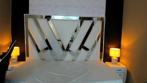  Linda  online show from February 14, 7:05 pm