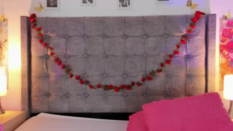 Linda Fosterr online show from February 8, 9:18 pm