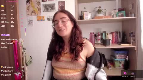 Giggles  online show from January 8, 3:05 pm