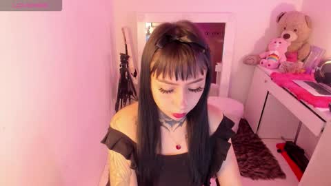 Lindaa maria  online show from November 9, 3:13 am