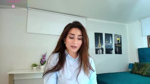 Maria Paula online show from May 2, 12:30 pm