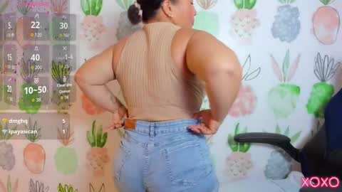 L I N D A online show from November 4, 10:04 pm