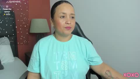 L I N D A online show from March 18, 2:16 am