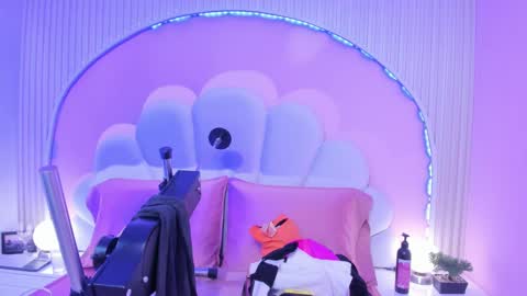 Snapshot of linda_sofi__ chatting on March 8, 7:29 pm linda_sofi__ online show from March 8, 7:29 pm