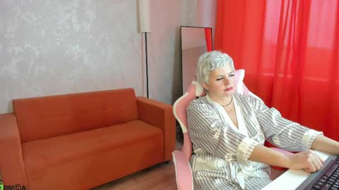 Linda Zefir online show from April 6, 4:46 am