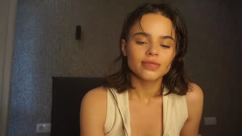 Linda online show from June 24, 1:32 pm