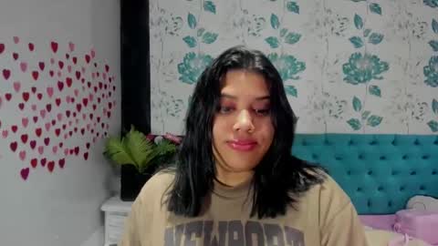 Snapshot of lindabreexlove chatting on February 6, 6:35 pm online show from February 6, 6:35 pm