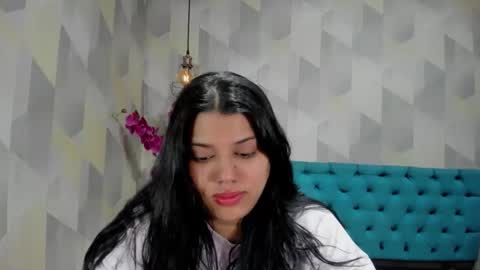 Snapshot of lindabreexlove chatting on October 5, 2:33 pm online show from October 5, 2:33 pm