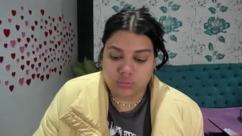 Snapshot of lindabreexlove chatting on February 15, 2:22 pm online show from February 15, 2:22 pm