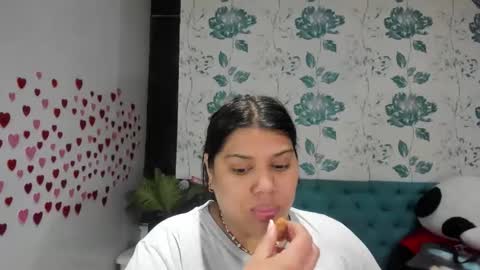 Snapshot of lindabreexlove chatting on February 20, 12:36 pm online show from February 20, 12:36 pm