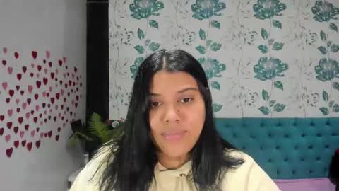 Snapshot of lindabreexlove chatting on January 27, 2:13 pm online show from January 27, 2:13 pm