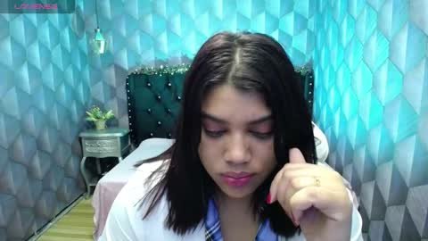 Snapshot of lindabreexlove chatting on December 28, 2:43 am online show from December 28, 2:43 am