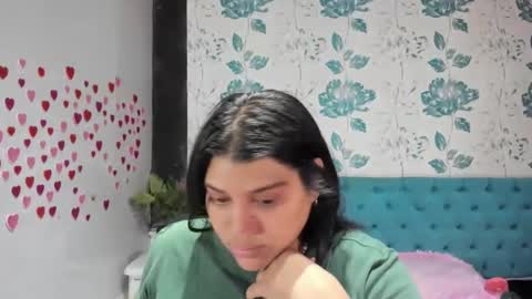Snapshot of lindabreexlove chatting on March 11, 4:07 pm online show from March 11, 4:07 pm