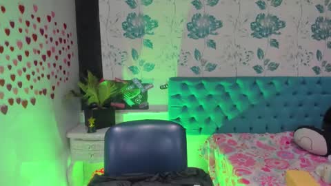 Snapshot of lindabreexlove chatting on January 30, 7:15 pm online show from January 30, 7:15 pm