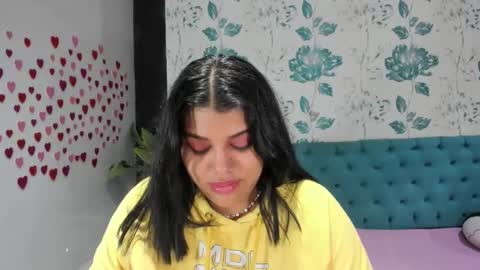 Snapshot of lindabreexlove chatting on February 4, 4:08 pm online show from February 4, 4:08 pm
