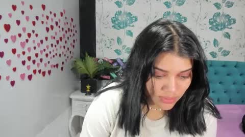 Snapshot of lindabreexlove chatting on February 10, 4:47 pm online show from February 10, 4:47 pm