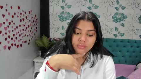 Snapshot of lindabreexlove chatting on February 17, 2:17 pm online show from February 17, 2:17 pm