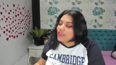 Snapshot of lindabreexlove chatting on February 3, 6:49 pm online show from February 3, 6:49 pm