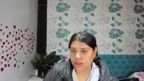 Snapshot of lindabreexlove chatting on March 9, 2:21 pm online show from March 9, 2:21 pm