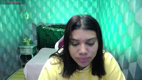 Snapshot of lindabreexlove chatting on December 22, 4:39 am online show from December 22, 4:39 am