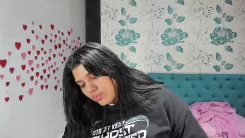 Snapshot of lindabreexlove chatting on March 12, 7:25 pm online show from March 12, 7:25 pm