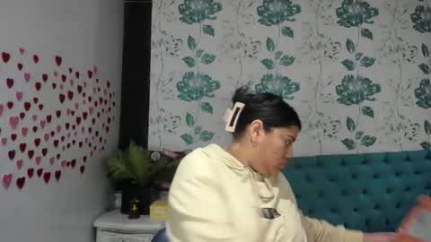 Snapshot of lindabreexlove chatting on February 16, 1:38 pm online show from February 16, 1:38 pm