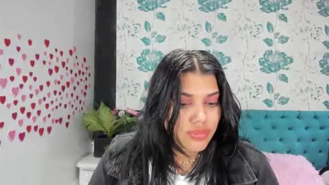 Snapshot of lindabreexlove chatting on February 18, 5:55 pm online show from February 18, 5:55 pm