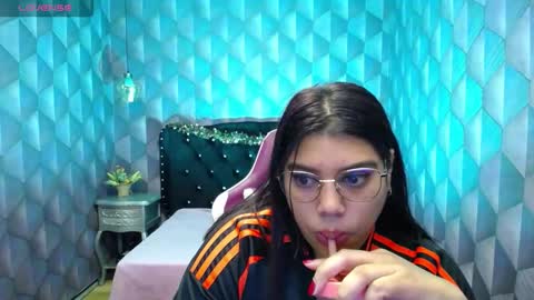 Snapshot of lindabreexlove chatting on December 30, 2:09 am online show from December 30, 2:09 am