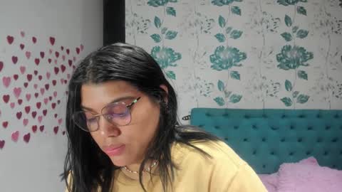 Snapshot of lindabreexlove chatting on March 2, 2:08 am online show from March 2, 2:08 am