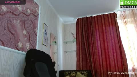LindaErnestine online show from April 25, 1:52 pm