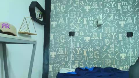  Lindsey  online show from December 20, 12:20 pm