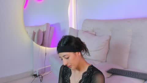lindsey  online show from July 15, 8:24 pm